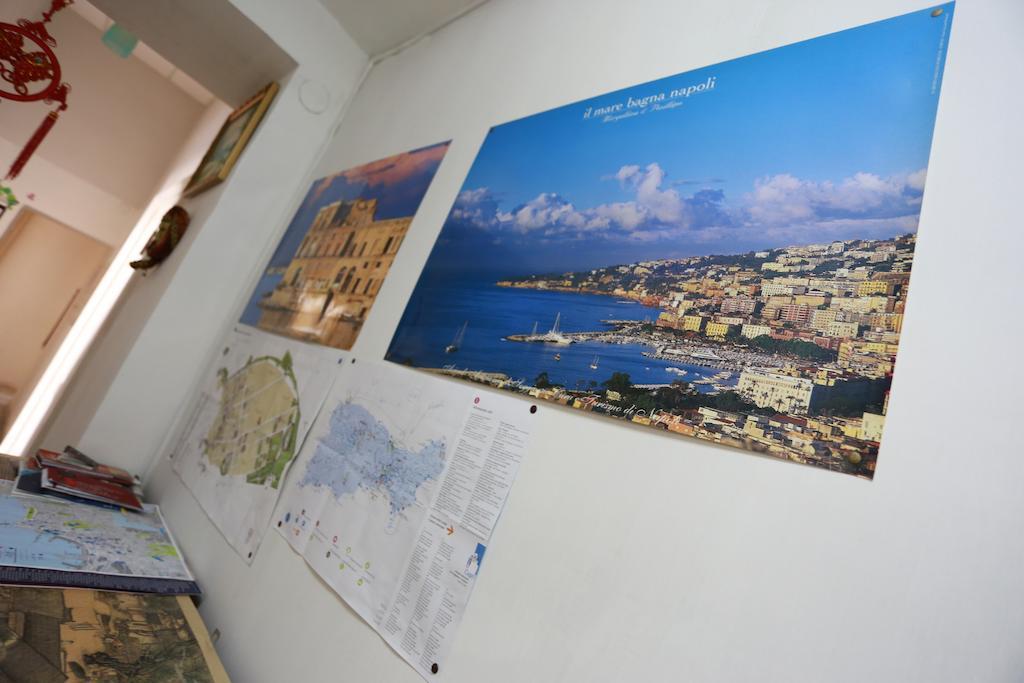 Youthhome B&B Napoli Værelse billede